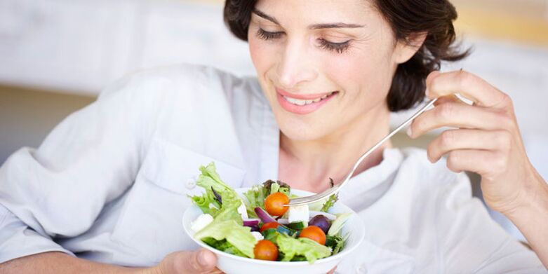 Het eten van dieetvoeding voor ontsteking van de blaas